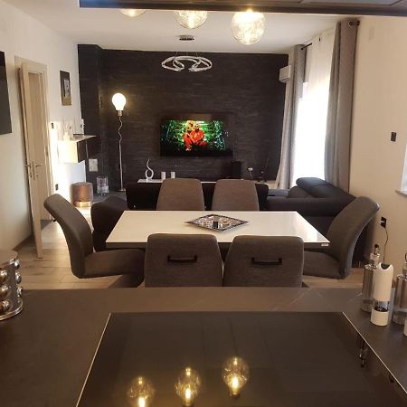 Seaview Apartment Moritz Senj  Bagian luar foto