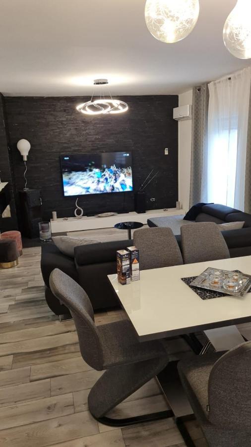 Seaview Apartment Moritz Senj  Bagian luar foto